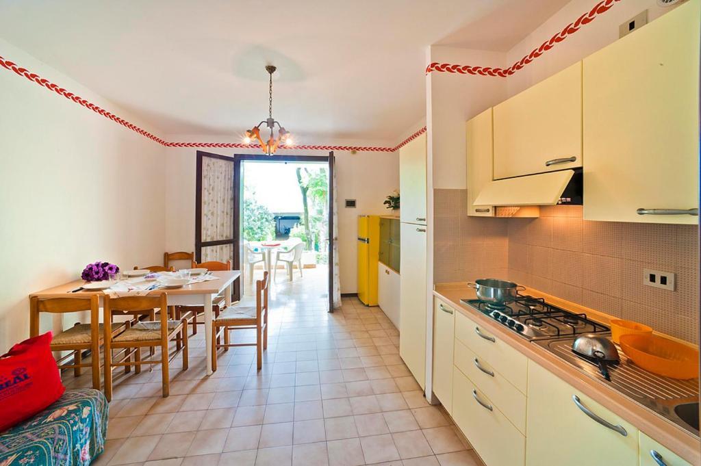 Residence Cinzia Pool Bibione Quarto foto